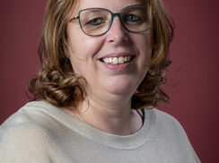 Nynke Oenema, meerscholendirecteur